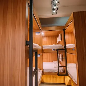 Bluewaters Pods 38 Hongkong St Singapur